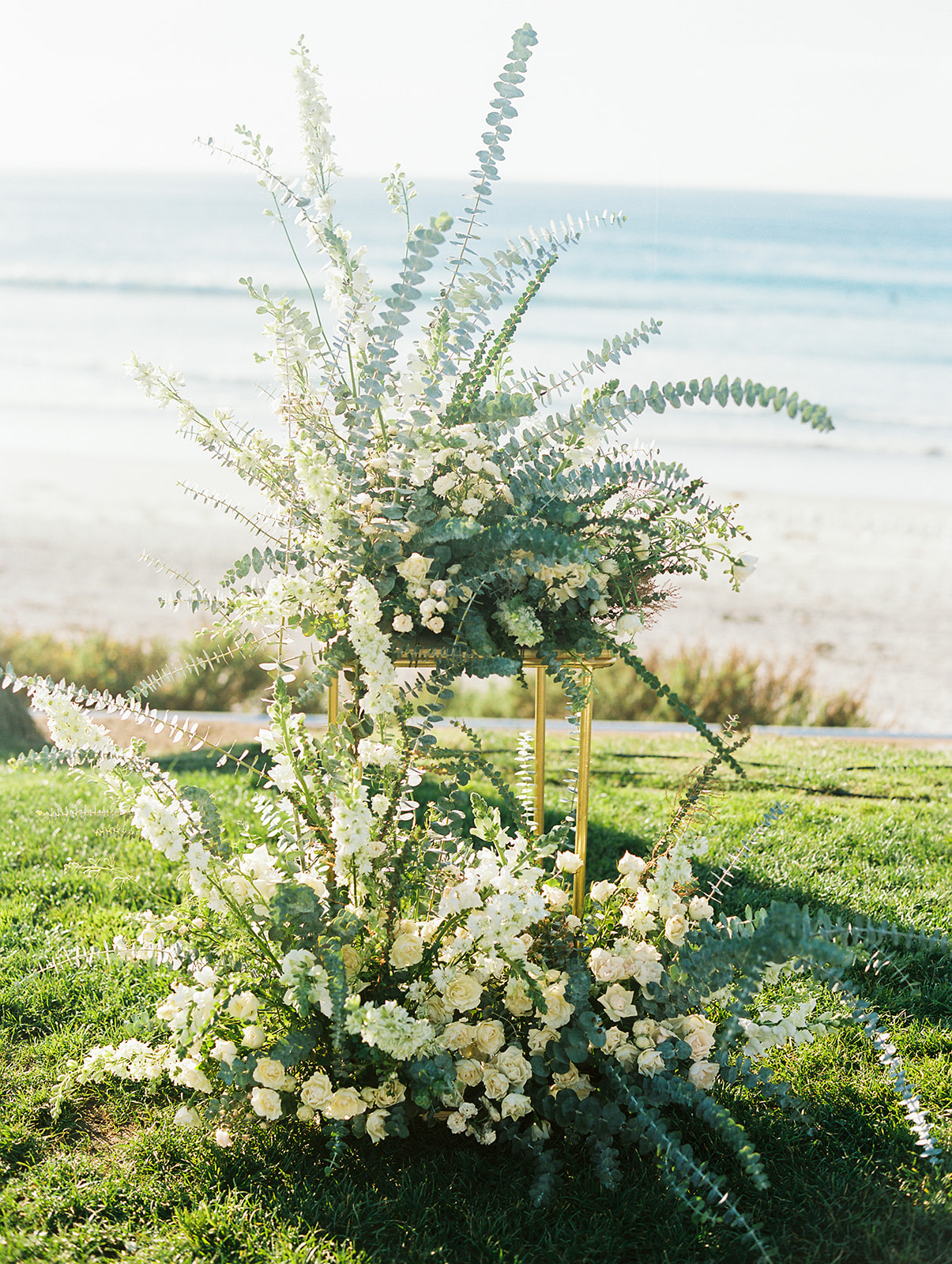 The Knot Magazine: Scripps Seaside Forum Wedding Natalie Bray